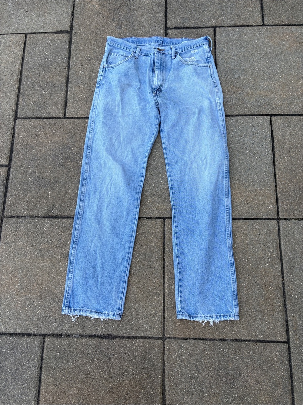 Men's Light Blue Straight-Leg Jeans
